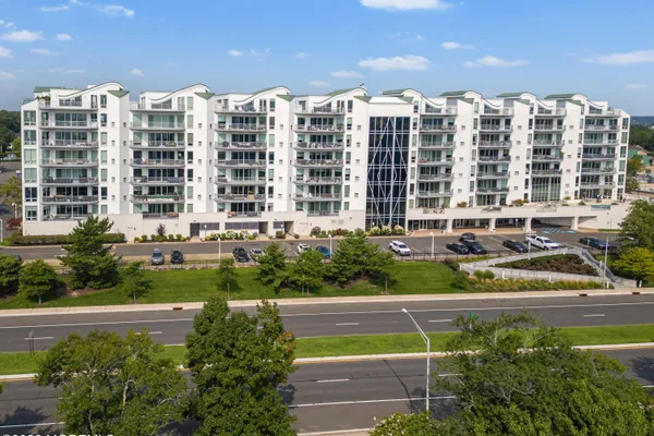 432 OCEAN BLVD 110