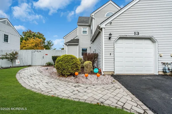 13 FROST CT