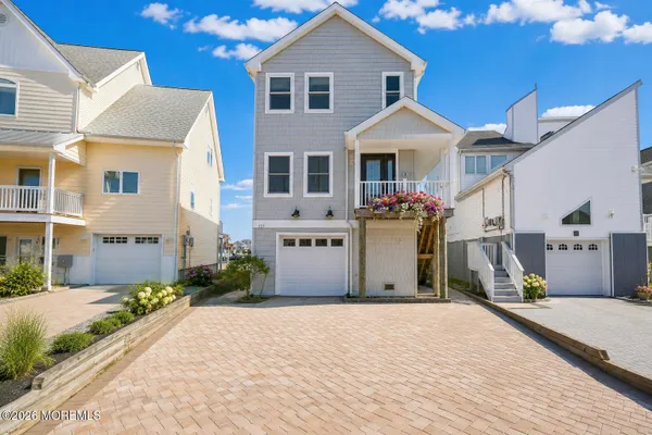 151 VANARD DR