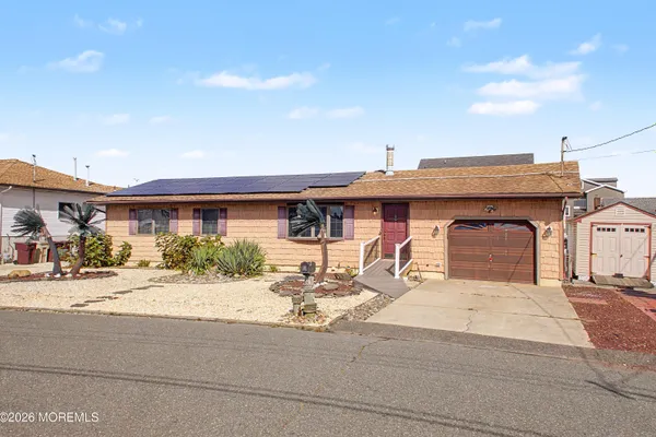 245 PINE DR