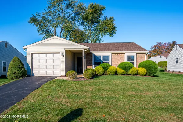 9 BISHOP CT