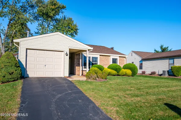 9 BISHOP CT