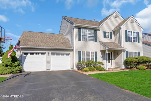24 CRATER LAKE RD