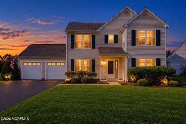 24 CRATER LAKE RD
