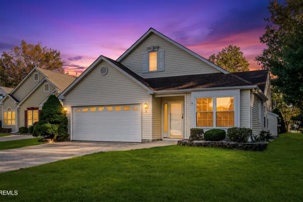 3 STEWART CT