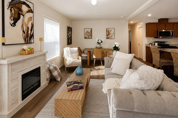 1322 KINGSLANE
