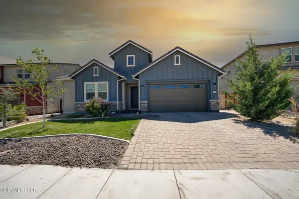 274 COMMODORE DR