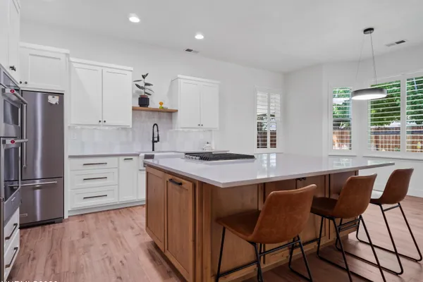 1376 STODICK LN