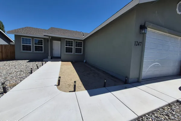 1247 DEERFIELD DR