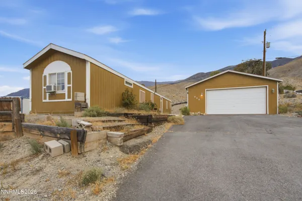 302 W COTTONWOOD DR
