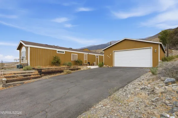 302 W COTTONWOOD DR