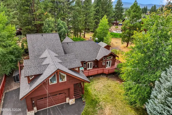 15686 WATERLOO CIR