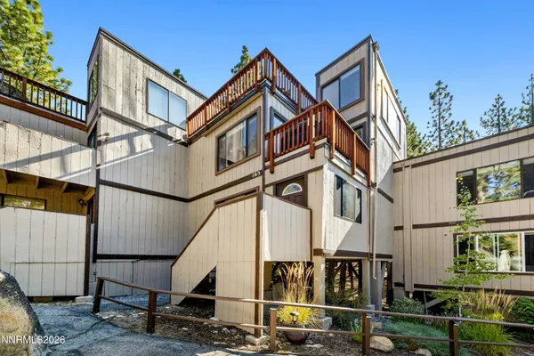 165 HOLLY LN
