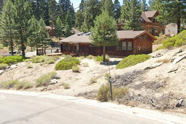 385 ANDRIA DR