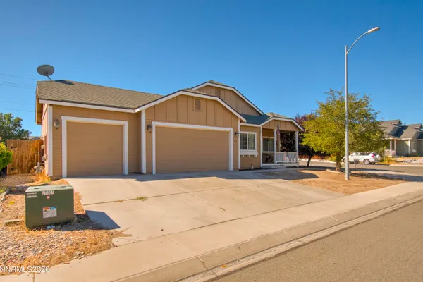 654 CANARY CIR