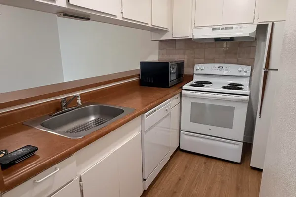 2750 PLUMAS ST 320