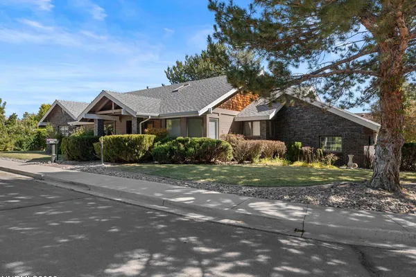 1110 STAGECOACH LN