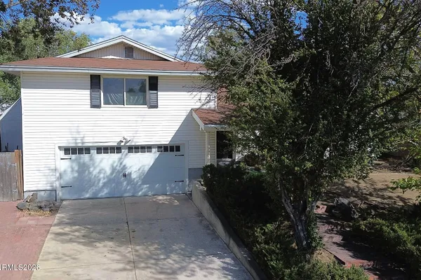 1309 SISKIYOU DR