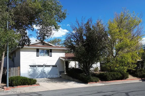 1309 SISKIYOU DR