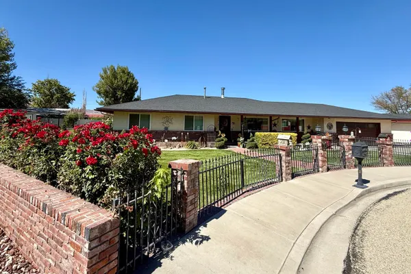 17 MAPLE DR