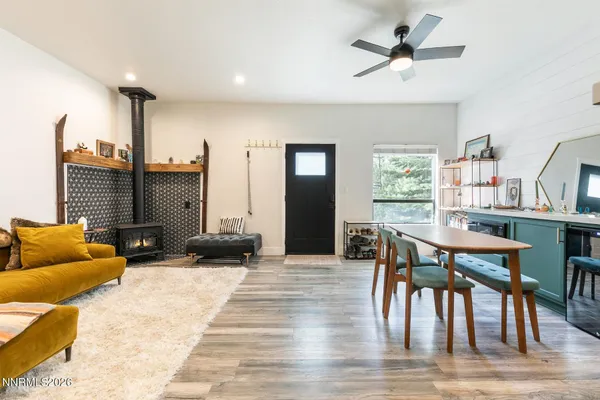 701 GARY LN A
