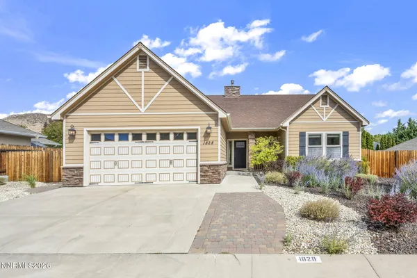 1828 WALNUT CT