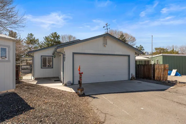 1307 KINGSLANE