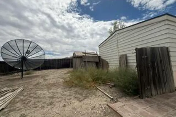 1386 CANAL DR