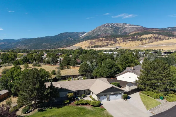 315 OLD WASHOE CIR