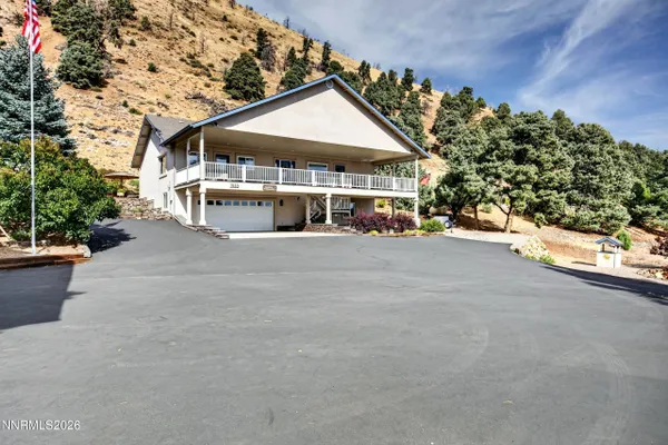 1530 MOSS CIR