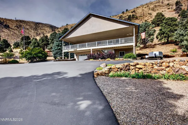 1530 MOSS CIR