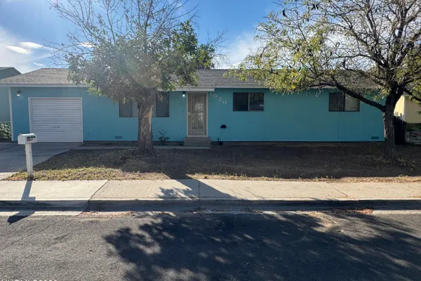 1020 GARY LN