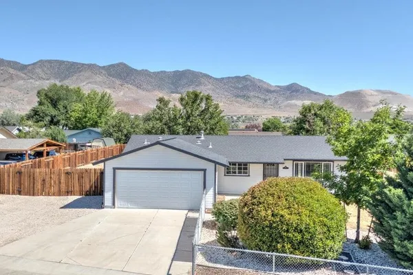 196 GORDON LN