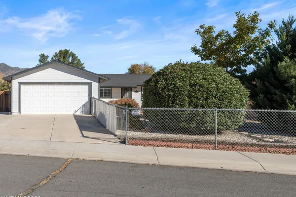 196 GORDON LN