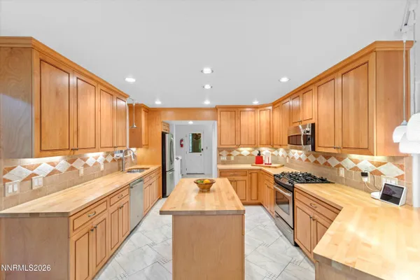 433 WINDING WAY