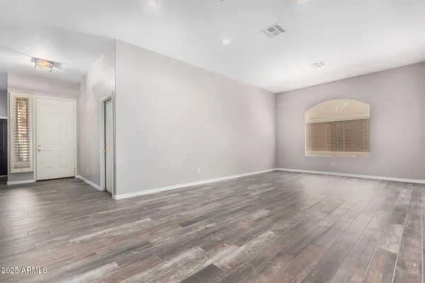 6617 W MOLLY LN