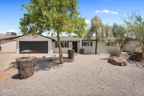 1018 E MARIGOLD LN