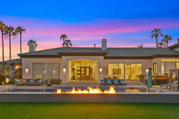 4425 N ARCADIA LN