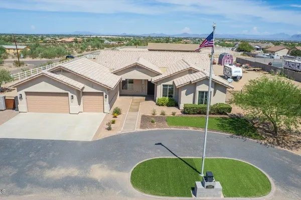 7106 W HOMBRE RD