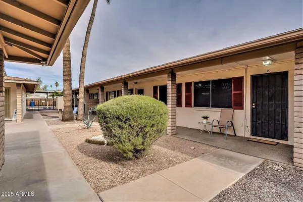 2458 E UNIVERSITY DR 2