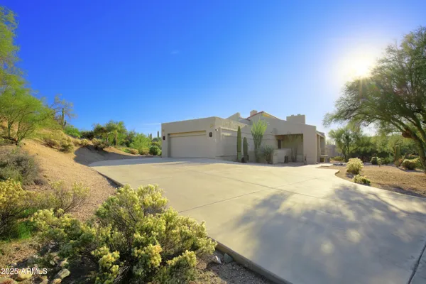 8249 E CAREFREE DR