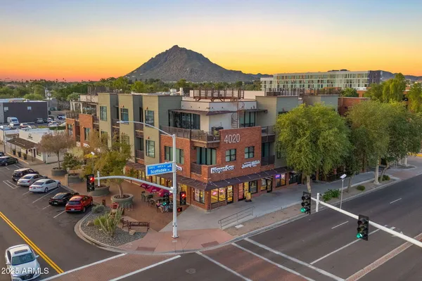 4020 N SCOTTSDALE RD 2010