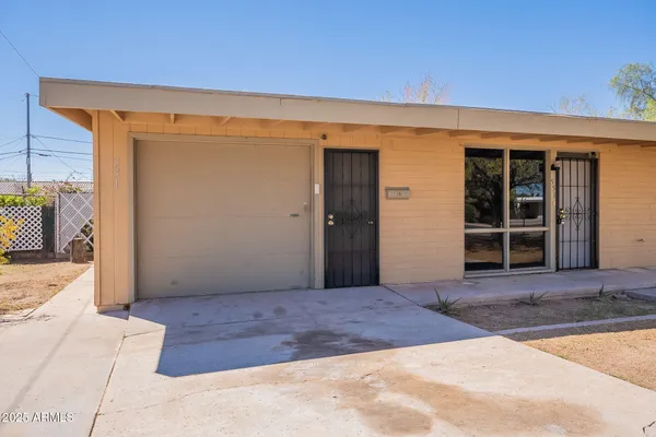 551 W HARDING AVE
