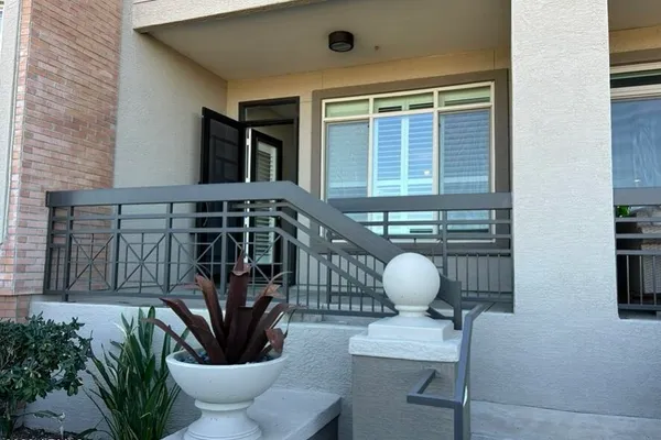 425 W RIO SALADO PKWY 112