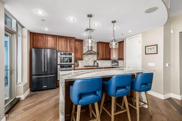 120 E RIO SALADO PKWY 204