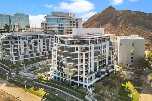 120 E RIO SALADO PKWY 204