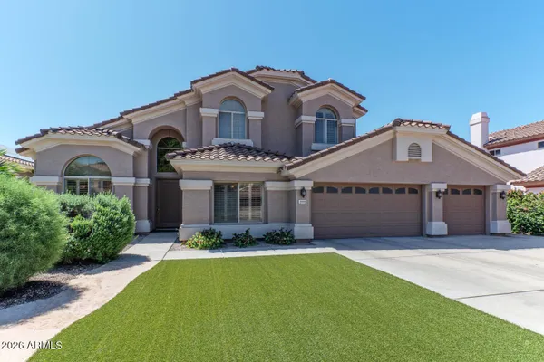 5545 E HELENA DR