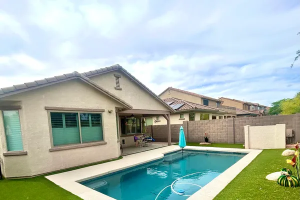 42635 N 43 DR