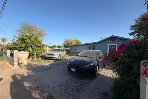 6019 W ORANGEWOOD AVE