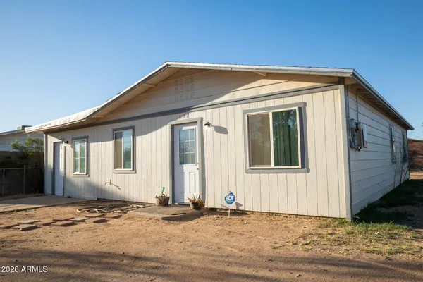 402 W BATTAGLIA RD